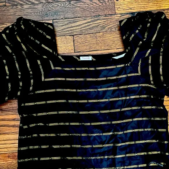 RARE vintage Tahari 80’s style black silk top with amazing ruched puff sleeves - Picture 8 of 9